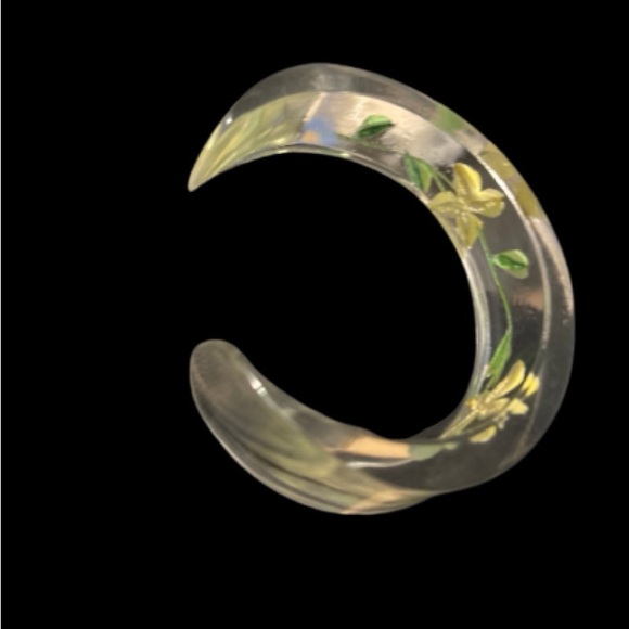 Pressed Hydrangea flower Clear Acrylic Cuff Bangle - Dried Flowers - Picture 8 of 8